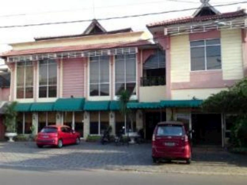 Hotel Margosuko Malang Ngoại thất bức ảnh